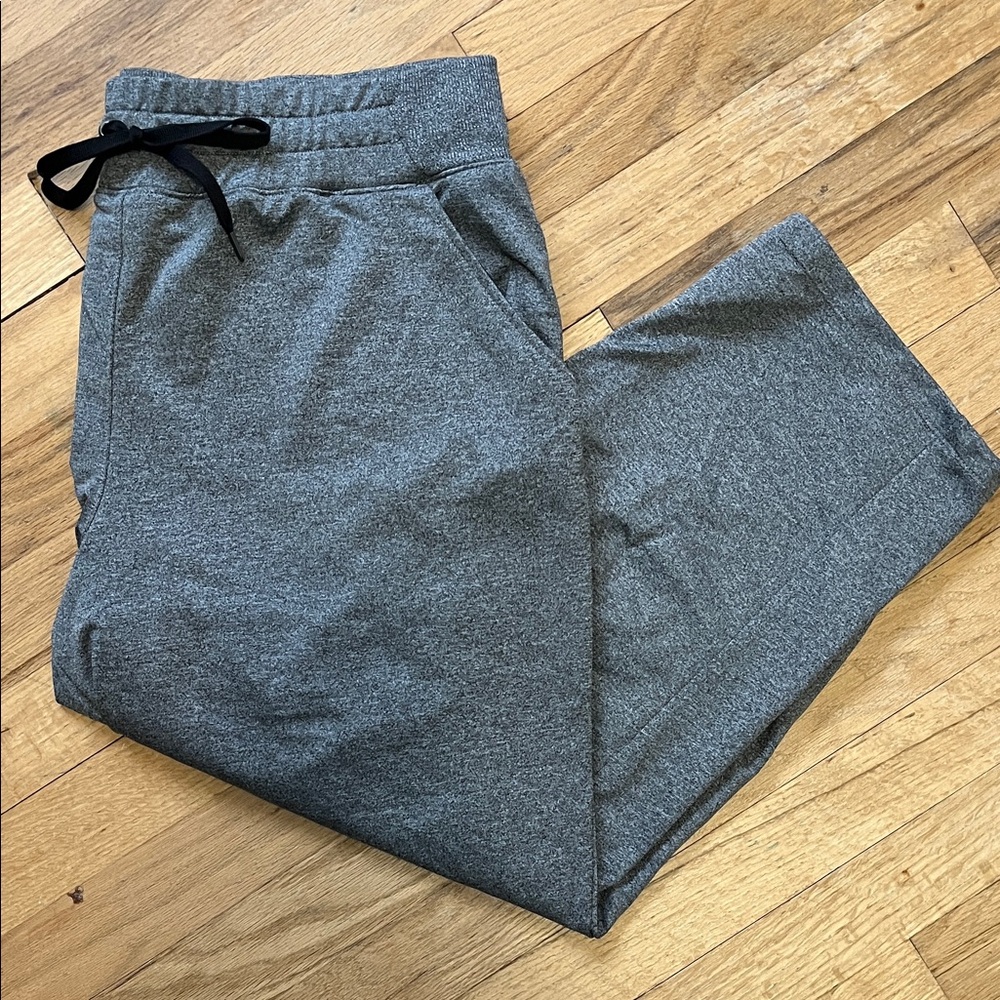 tek gear Women's Gray Heather Capris with Black Drawstring